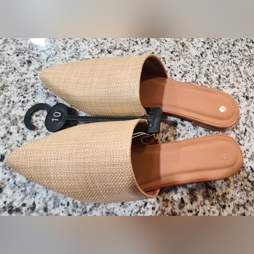 TAN WOVEN STRAW MULE SHOES